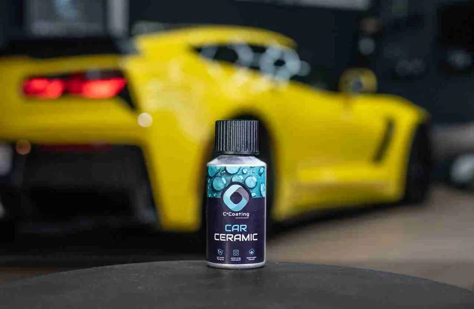 C² Coating Car Ceramic Produkt vor gelbem Ferrari