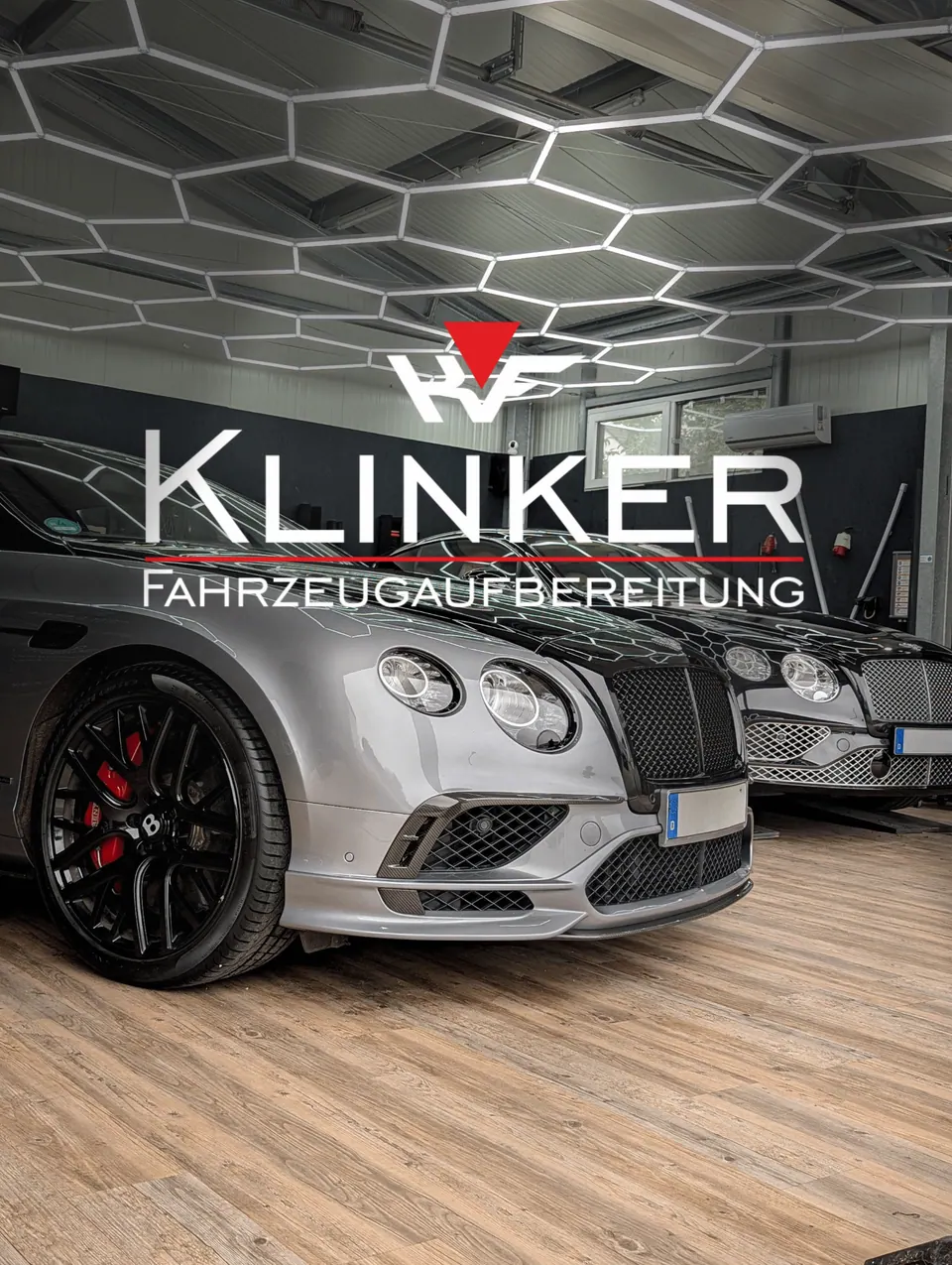 Luxuriöser Bentley nach Fahrzeugaufbereitung in der Werkstatt